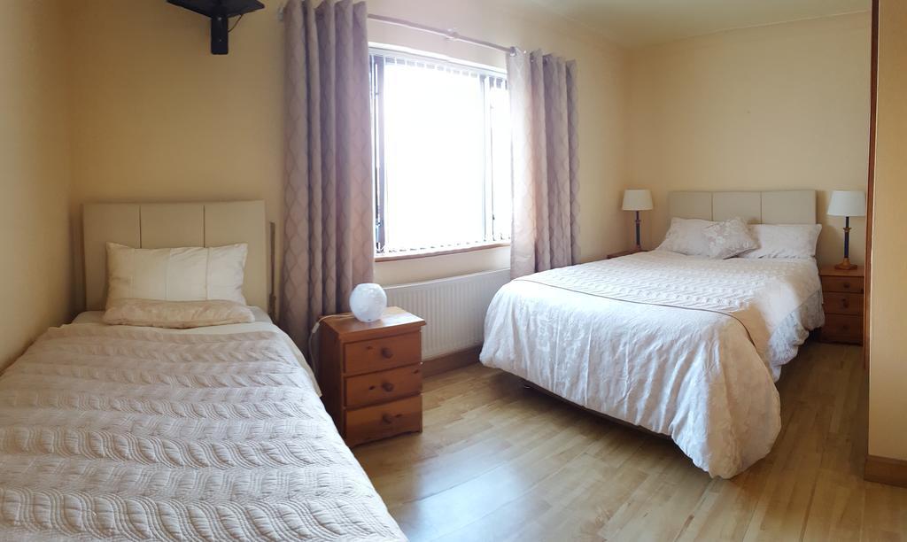 Grange House B&B กัลเวย์ ภายนอก รูปภาพ