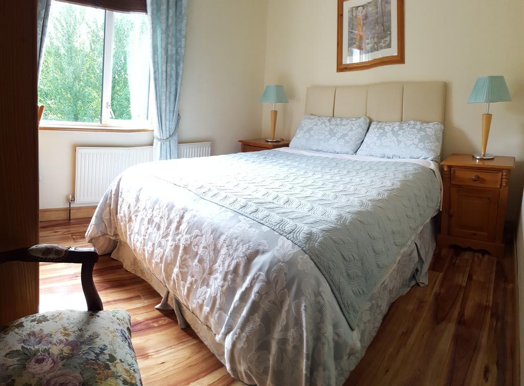 Grange House B&B กัลเวย์ ภายนอก รูปภาพ